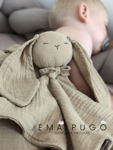 Mušelínový muchláček PUGÍK - KARAMELOVÝ